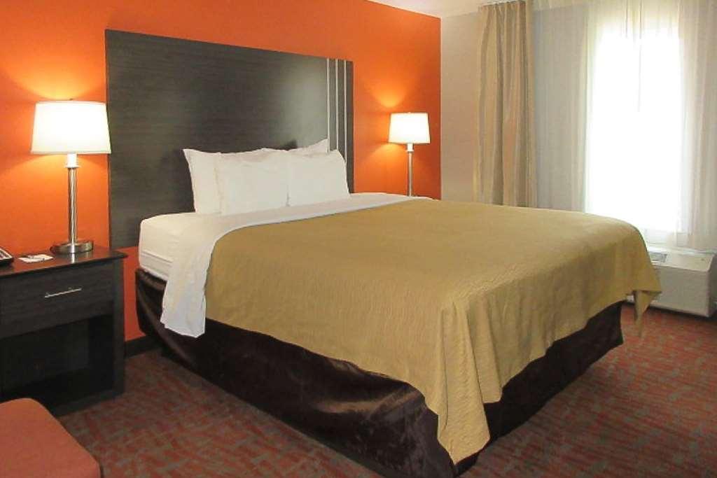 Quality Inn & Suites Fresno Northwest Rom bilde